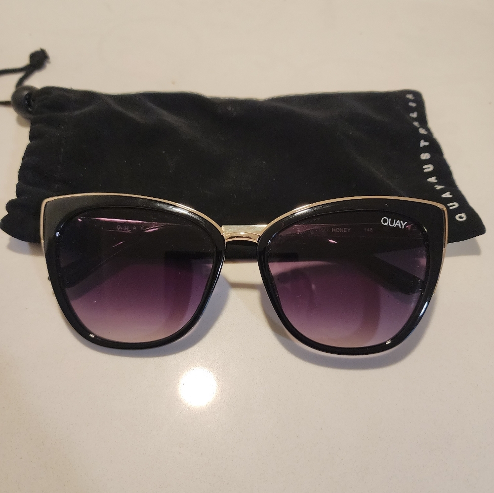 Quay glasses